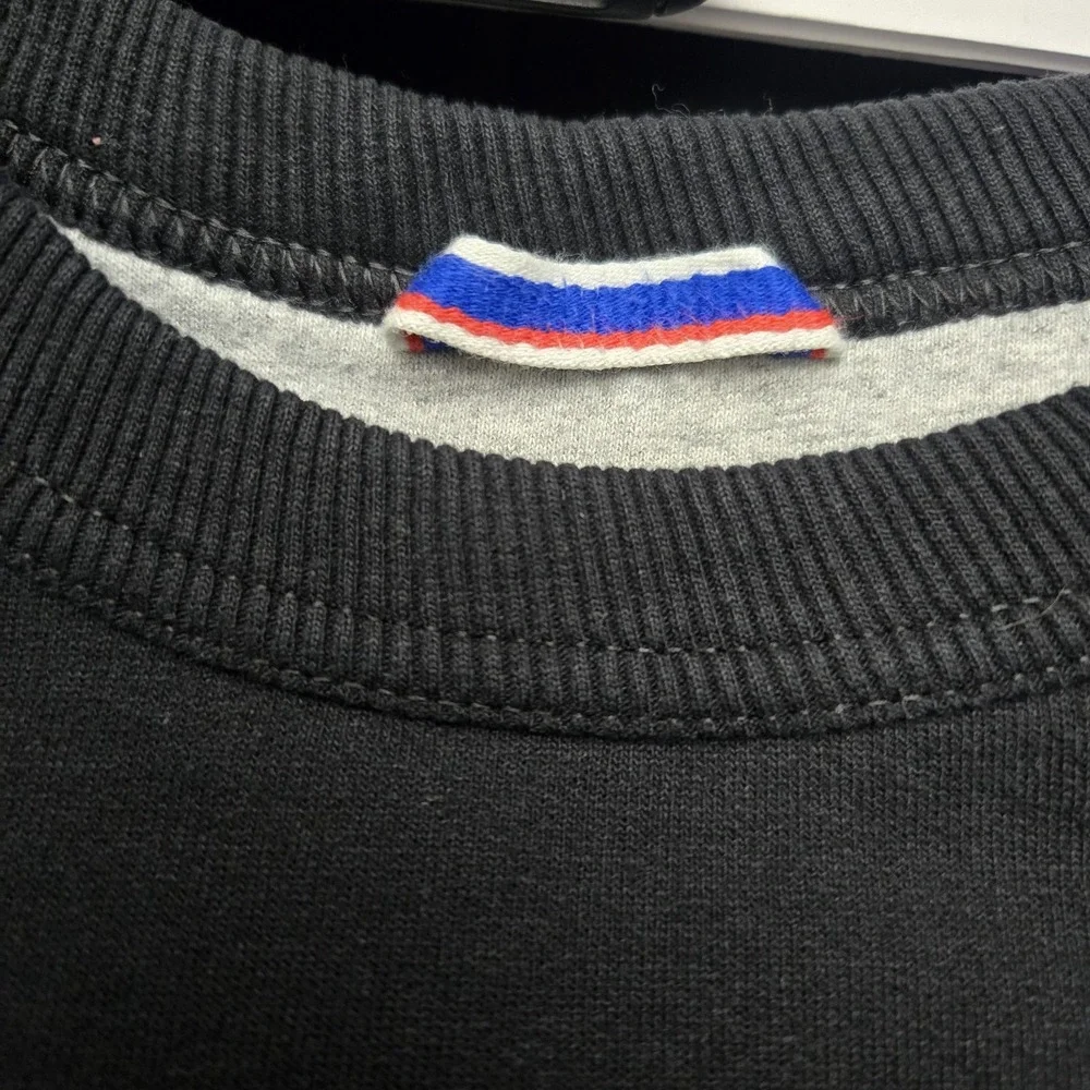 Champion Black Pullover Sweatshirt Small  Sports Outdoors Classic Preppy - Picture 5 of 8